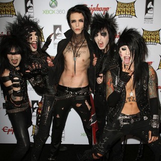 Black Veil Brides Picture 2 - 2011 MTV Video Music Awards - Arrivals