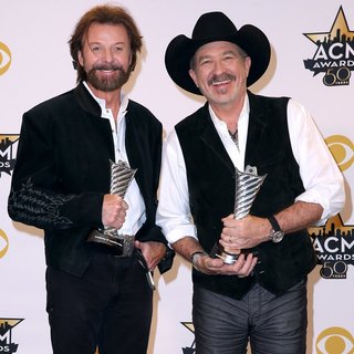 Brooks and Dunn Reunite as Reba McEntire's Co-Headliners