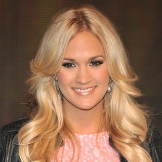 Carrie Underwood Picture 164 - Carrie Underwood Meets Her Fans and ...