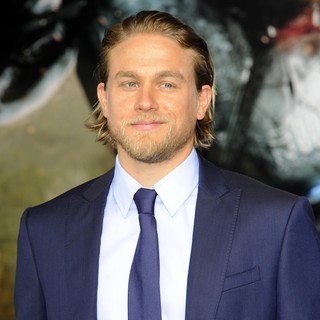 charlie hunnam Picture 40 - Los Angeles Premiere of Pacific Rim