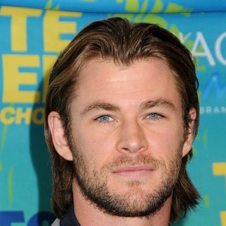 Chris Hemsworth Picture 39 - 2011 Teen Choice Awards