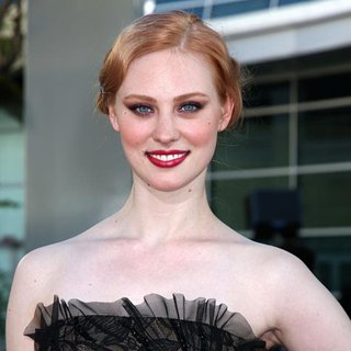 Deborah Ann Woll Pictures with High Quality Photos