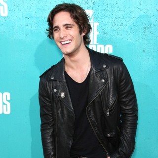 Next photo of Diego Boneta