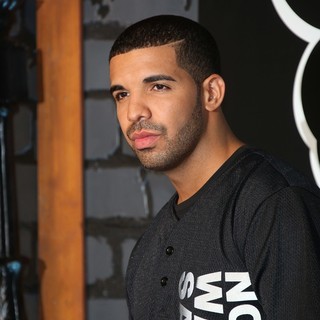 Drake Picture 160 - 2013 Mtv Video Music Awards - Arrivals