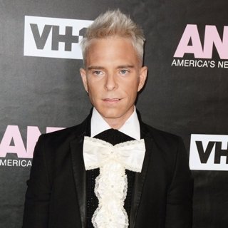 VH1 America's Next Top Model Premiere Party - Red Carpet Arrivals