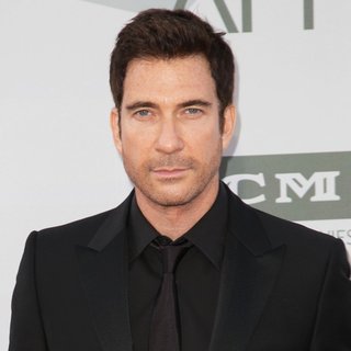 Dylan McDermott Picture 41 - 65th Annual Primetime Emmy Awards - Arrivals