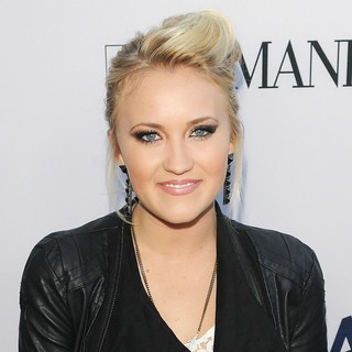Emily Osment Picture 35 - World Premiere of TriStar Pictures' Elysium