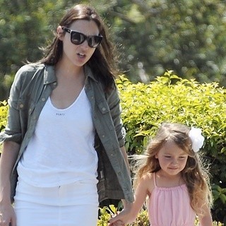 Gal Gadot Picture 85 - Gal Gadot Out and About with Her Daughter Alma ...