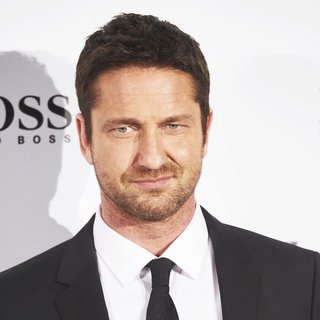 Gerard Butler Picture 197 - Gerard Butler Visits Douglas as A Brand ...