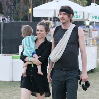 First Look of Alicia Silverstone's Baby Unveiled