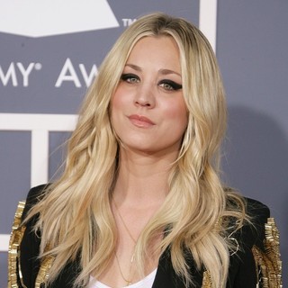 kaley cuoco Picture 94 - People's Choice Awards 2013 - Press Room