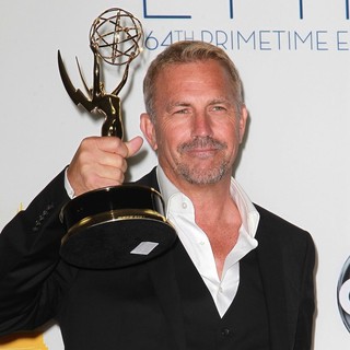Kevin Costner Picture 51 - 64th Annual Primetime Emmy Awards - Arrivals