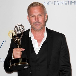 Kevin Costner Picture 54 - 64th Annual Primetime Emmy Awards - Arrivals