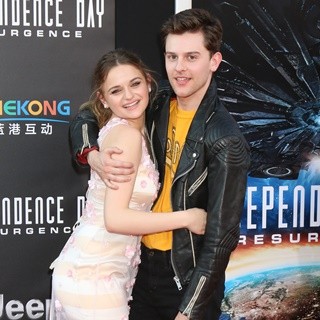 Travis Tope Picture 3 Independence Day Resurgence Los Angeles Premiere