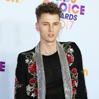 Machine Gun Kelly Picture 14 - Nickelodeon's 2017 Kids' Choice Awards ...