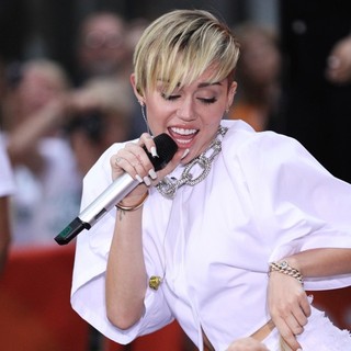 Miley Cyrus Picture 617 - Miley Cyrus Performs on The Today Show as ...