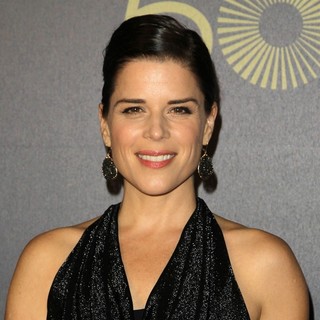 Neve Campbell Picture 23 - Photocall on The Set of The TV Series ...