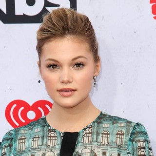 Olivia Holt Pictures with High Quality Photos