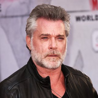 Next photo of Ray Liotta