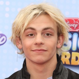 Ross Lynch Picture 31 - 2015 Radio Disney Music Awards - Arrivals