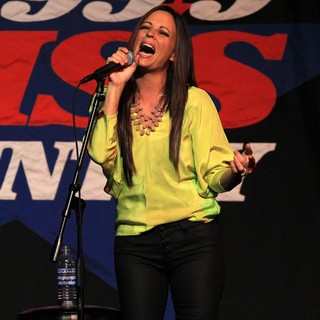 Sara Evans Picture 22 - Sara Evans Performs at The 99.9 Kiss Country ...