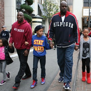 Shaquille O'Neal Picture 28 - Shaquille O'Neal and His Family Visit Santa