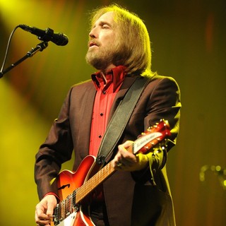 Tom Petty Picture 9 - Tom Petty and the Heartbreakers Performing