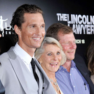 Matthew McConaughey Picture 52 - 2011 Vanity Fair Oscar Party - Arrivals