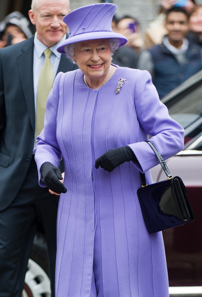 Queen Elizabeth II Picture 35 - Queen Elizabeth II Visits The National ...