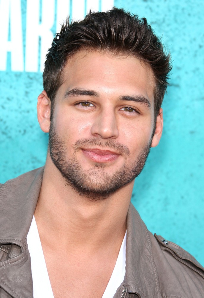 Ryan Guzman Picture 3 - 2012 MTV Movie Awards - Arrivals