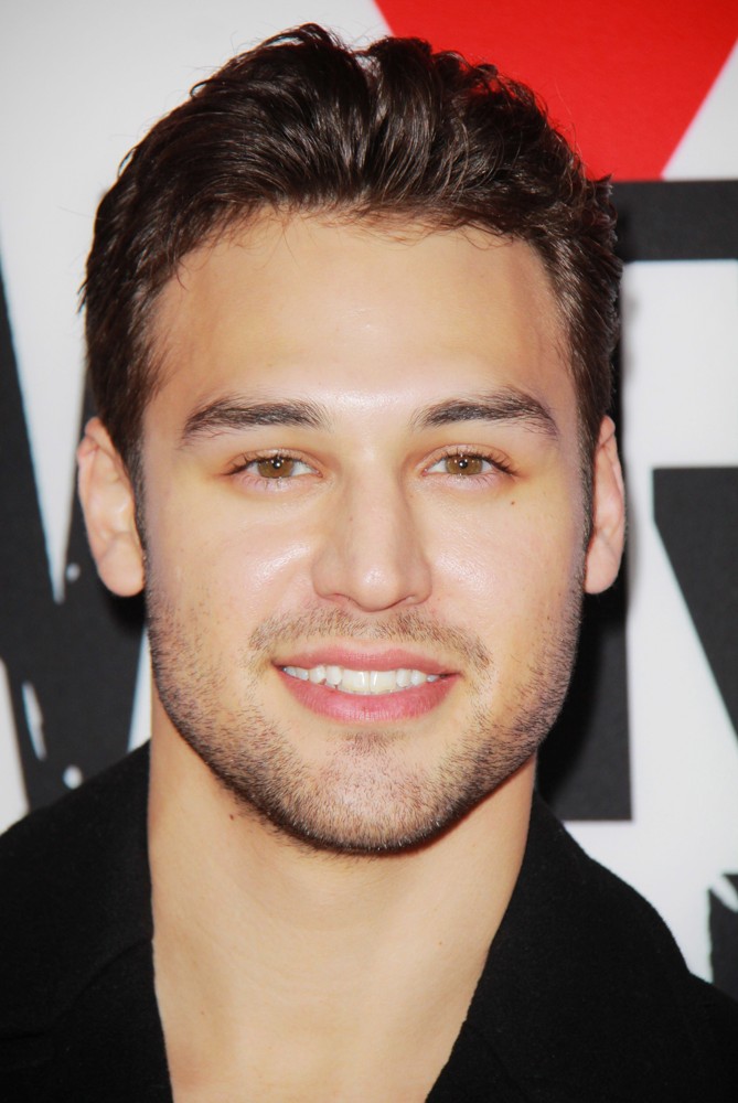 Ryan Guzman Picture 1 - Premiere of Summit Entertainment's Warm Bodies