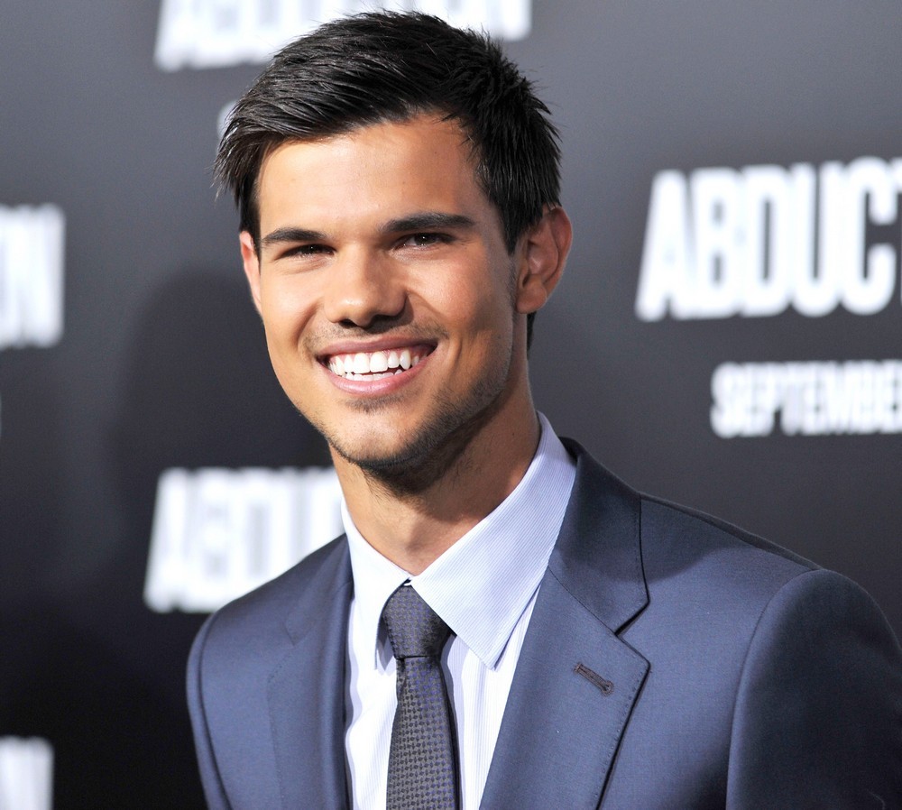 Taylor Lautner Picture 140 - The Premiere of Abduction - Arrivals