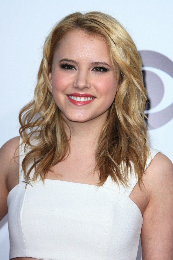 Taylor Spreitler Picture 1 - The 40th Annual People's Choice Awards ...