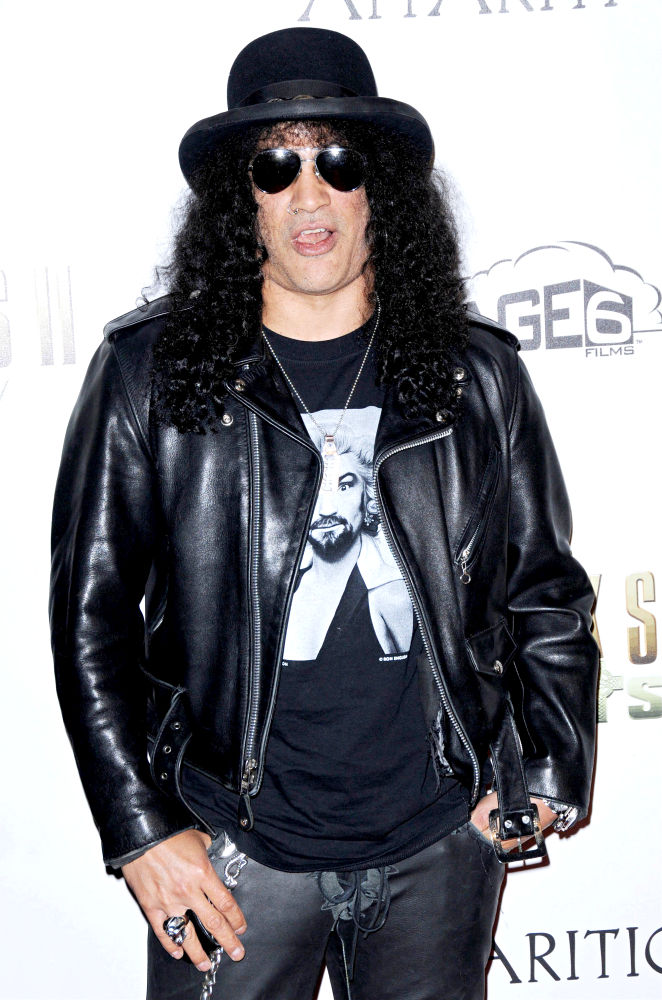 Slash to Continue Looking for Velvet Revolver's New Singer After Solo Tour