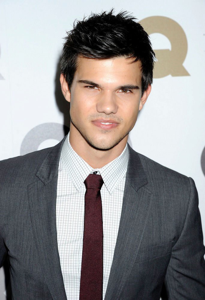 Taylor Lautner Picture 110 - 2011 MTV Movie Awards - Arrivals