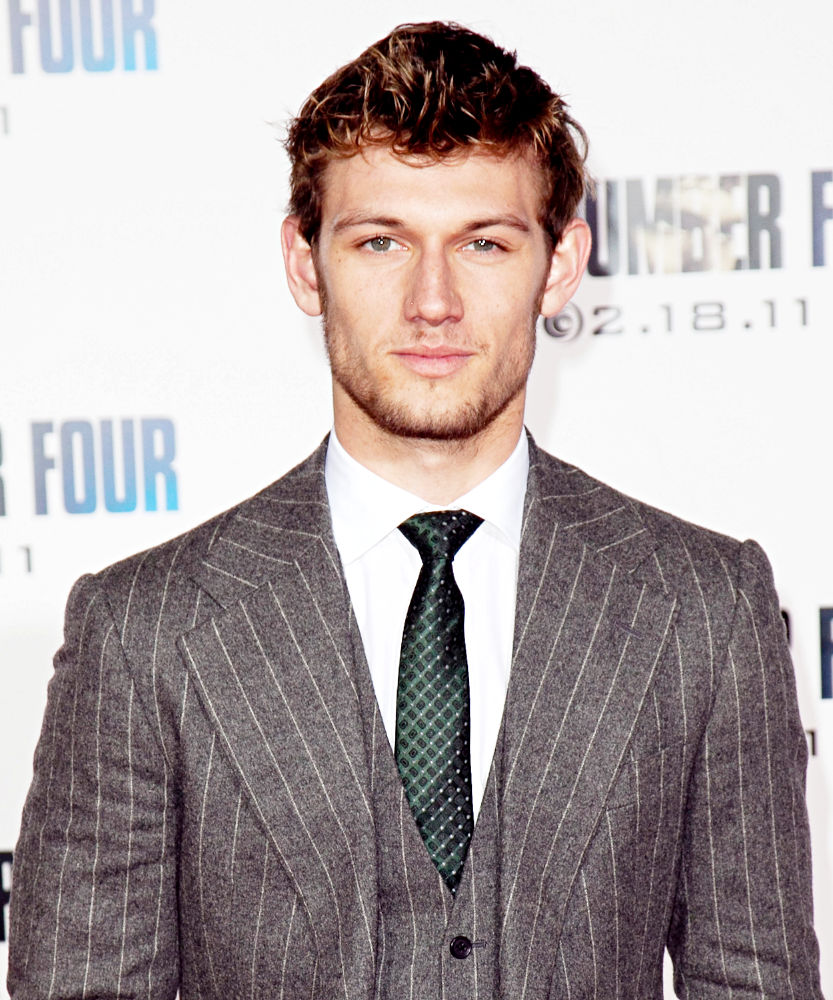 Next photo of Alex Pettyfer