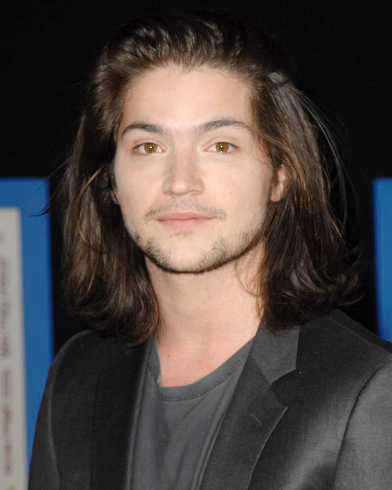 Thomas McDonell cute